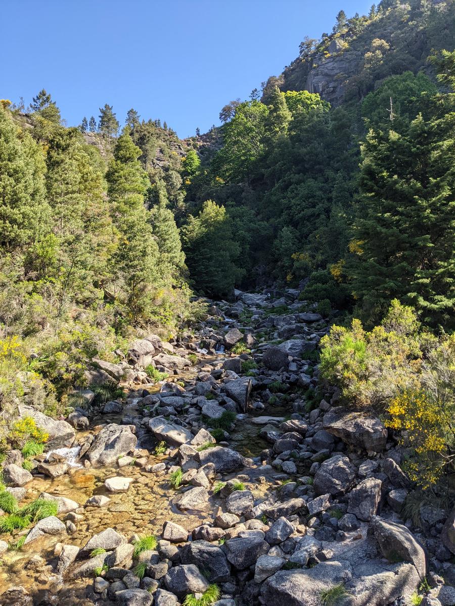 Cascata do Arado Hike